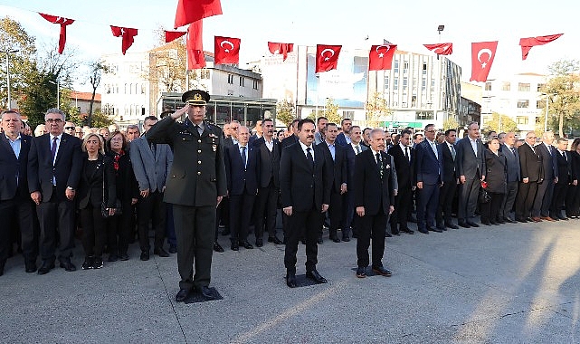 Atatürk, Bayrampaşa’da merasimle anıldı