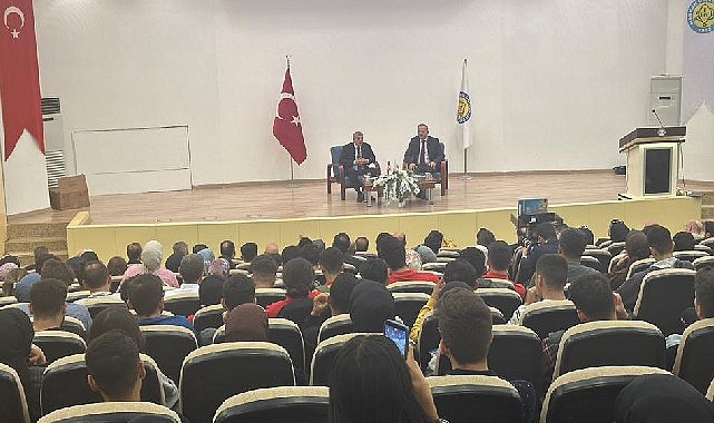 Büyükşehir Belediye Lideri Harran Üniversitesi’nde Öğrencilerle Buluştu