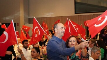 Çeşme Belediyesi’nden öğretmenlere klâsik yemek