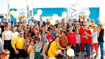 Depremzede çocuklara Sarı Dayanak