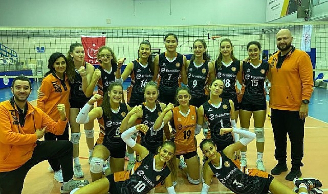 Eczacıbaşı 2. Lig Voleybol Kadrosu Deplasmanda Kazandı