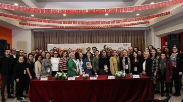 Edebiyat Savaşta Sempozyumu sona erdi