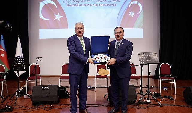 Ege’de “Türkiye Cumhuriyeti’nin 100 Yılı ve Azerbaycan’ın Ulusal Başkanı Haydar Aliyev’in Doğumunun 100 Yılı” kutlandı