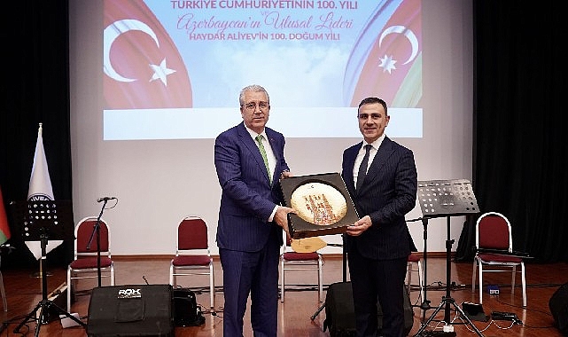 Ege’de “Türkiye Cumhuriyeti’nin 100 Yılı ve Azerbaycan’ın Ulusal Önderi Haydar Aliyev’in Doğumunun 100 Yılı” kutlandı