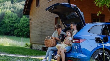 Elektrikli Aracına Aksigorta’dan E-Kasko Yaptıran  Yolda Kalma Kaygısı Yaşamıyor