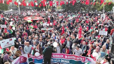 Gölcük’te binlerce kişi filistin için yürüdü