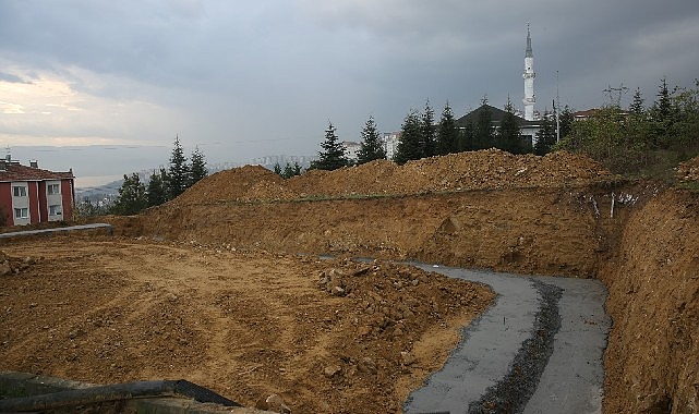 Kocaeli Büyükşehir’den Ayazma Mahallesi’ne saha