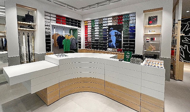 Lacoste, Samsun Piazza AVM’de Yenilenen Mağazasıyla Zarafeti ve Tarzı Buluşturuyor!