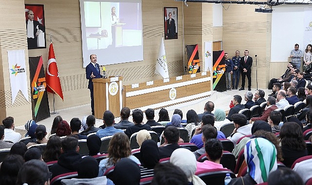 Lider Altay: “Dünyanın Bir Değişime Gereksinimi Var; Sizlerin Bunu Yapacağına İnanıyorum”