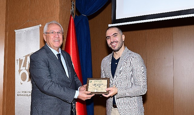 Lider Selvitopu, “markalaşma”konulu söyleşide konuştu: “Türkiye’de ‘Karabağlar Mobilyası’nın kelam sahibi olabilmesi en büyük isteğimizdir.”