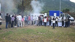 Lider Topaloğlu’ndan öğrencilere mangal partisi