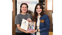 Meriç Aral gençlerle Tomris Uyar hikayeleri okudu