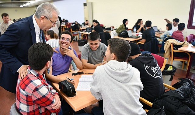 Rektör Prof. Dr. Budak’tan imtihanlara hazırlanan öğrencilere sürpriz ziyaret