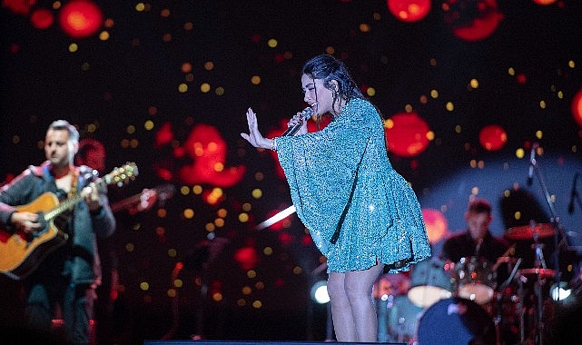 Şenlik kapanışını Melek Mosso yaptı