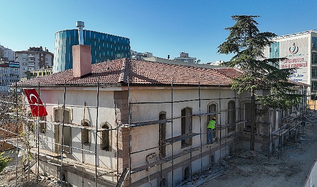 Tarihi hemşirelik binası onarımı devam ediyor