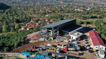 Teleferik’te ana sınır boyunca haberleşme halatı