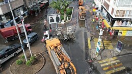 Tsunami tesiri yaratan afet sonrası mağdurlara yardım eli