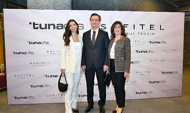 Tuna Ofis Mobilyaları’nın konukları İstanbul Güldürü Şenliği kapsamında kahkaha dolu bir gece yaşadı  