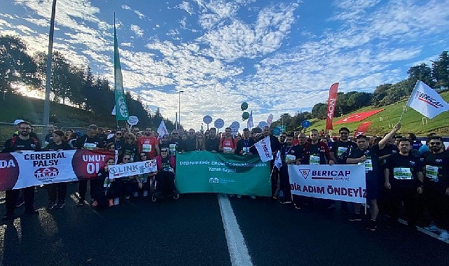 Türkiye spastik çocuklar vakfı destekçileri 45.İstanbul maratonu’nda sarsıntı bölgesindeki engelli çocuklar için koştu