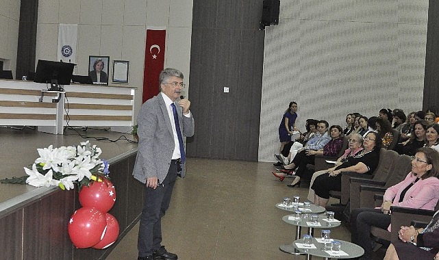 Türkiye’de çağdaş hemşireliğin öncüsü Safiye Hüseyin Elbi EÜ’de “Belgesel Gösterimi” ile anıldı