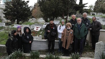 Usta sanatçı Kerem Yılmazer mezarı başında anıldı