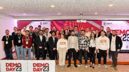 15 başarılı teşebbüs kworks’23 demo day sahnesinde yer aldı