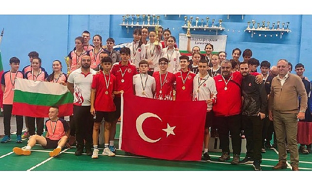 15 yaş altı badminton millilerimiz balkan şampiyonu oldu