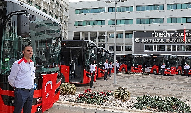 Antalya Büyükşehir toplu taşıma filosuna 20 yeni otobüs kattı 