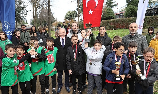 Atatürk Kır Koşusu’nda mükafatlar Lider Atila Aydıner’den