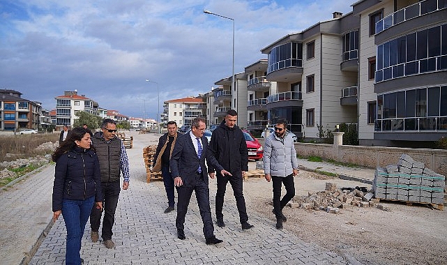 Ayvalık’ta doğalgazın yollarda yarattığı tahribat süratli bir halde onarılıyor