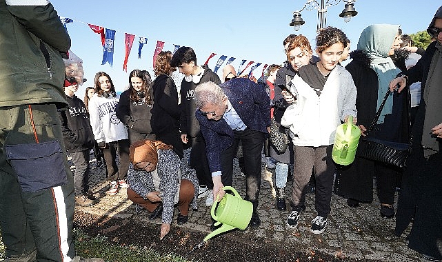 Baharı müjdeleyecek olan laleler, üsküdar’da toprakla buluştu