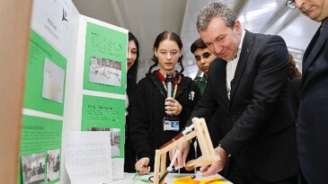 Bergama’da tübitat bilim fuarı şehit cemil canan çiçek imam hatip ortaokulu’nda