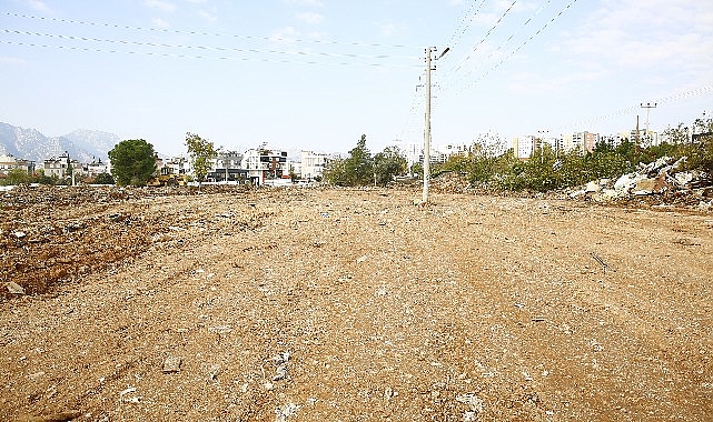 Büyükşehir Belediyesi Kepez’de yeni yol açıyor 