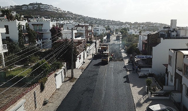 Büyükşehir, Bodrum’da 14 Bin Metre Sıcak Asfalt Yaptı