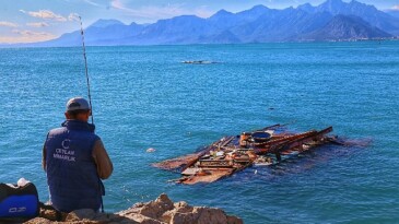 Büyükşehir fırtınanın izlerini silmeye devam ediyor