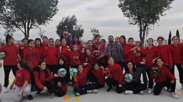 Çiğli Belediyesi’nden Okullara Spor Gereci Dayanağı