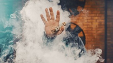 Elektronik sigaralar astım riskini 2 kat arttırıyor