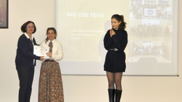 EÜ Eczacılık Fakültesinde Toplumsal Sorumluluk Projeleri ödüllendirildi