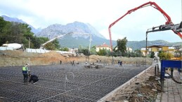 Göynük kapalı pazar yerinde beton dökümü başladı