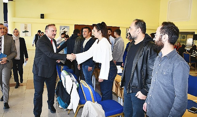 HRÜ Rektörü Prof. Dr. Mehmet Tahir Güllüoğlu, Öğrenci Kulüp Liderleriyle Bir Ortaya Geldi