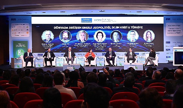 IICEC “Dünyada Değişen Güç Jeopolitiği, İklim Krizi ve Türkiye” Konferansı