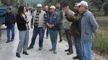 İklim krizinden etkilenen çiftçilere Filiz başkan’dan büyük dayanak: 500 ton kompost gübre dağıtıldı