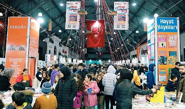 İnegöl’de Kitap Günleri Coşkusu Sürüyor