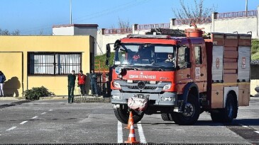 İzmir İtfaiyesi’ne girmek için ter döktüler