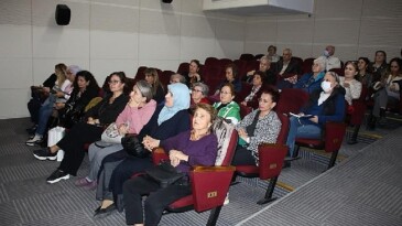 Karşıyaka’da sıhhat söyleşileri devam ediyor, yurttaşlar bilinçleniyor