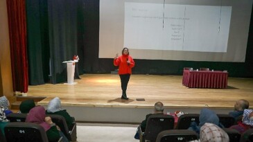 Keçiören’de “Aile Okulu” eğitimleri başladı