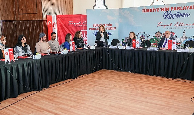 Keçiören’deki panelde iklim değişikliği ve mahallî idarelerinin sorumlulukları konuşuldu