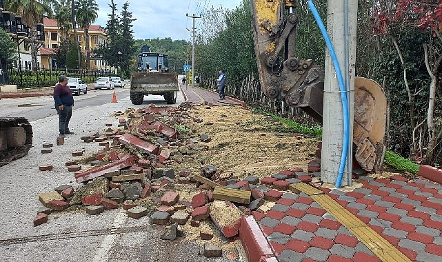 Kemer’de yol çalışmaları