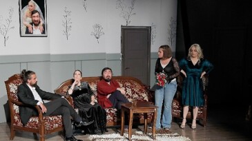 Kent Tiyatrosu Oyuncularından Kahkaha Tufanı