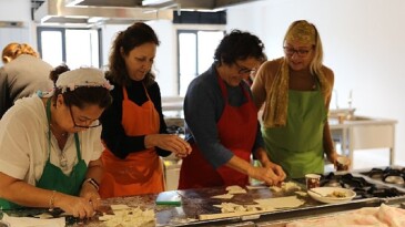 Klâsik Yemek Atölyelerinin birinci lezzeti: Urla Mantısı (Kulaklı Mantı)